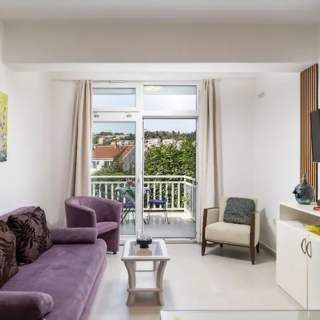 Star 2 Apartamento *