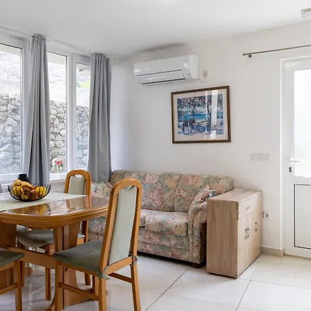 Star 2 Apartamento *