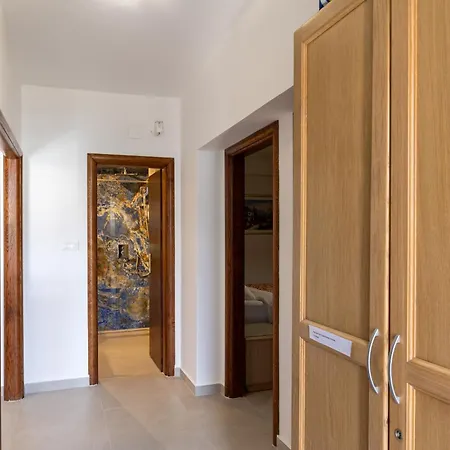 Star 2 Apartamento *