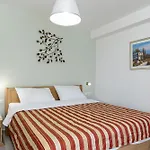 Star 2 Apartment